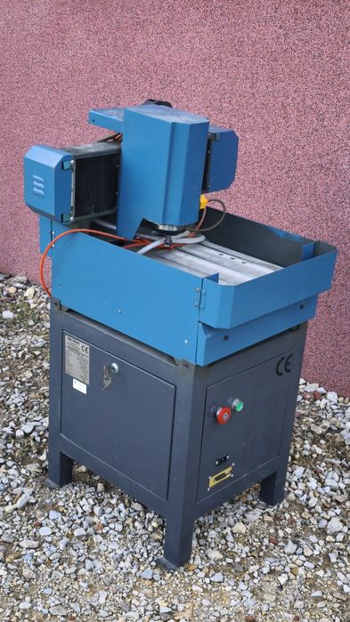 Frezarka, grawerka CNC. Solidna żeliwna rama.