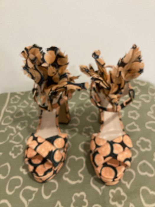 Sandalias marca Etro de milano