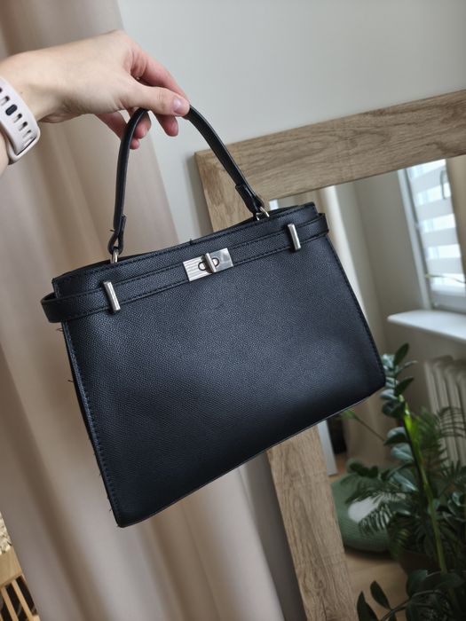 Torebka kuferek Stradivarius