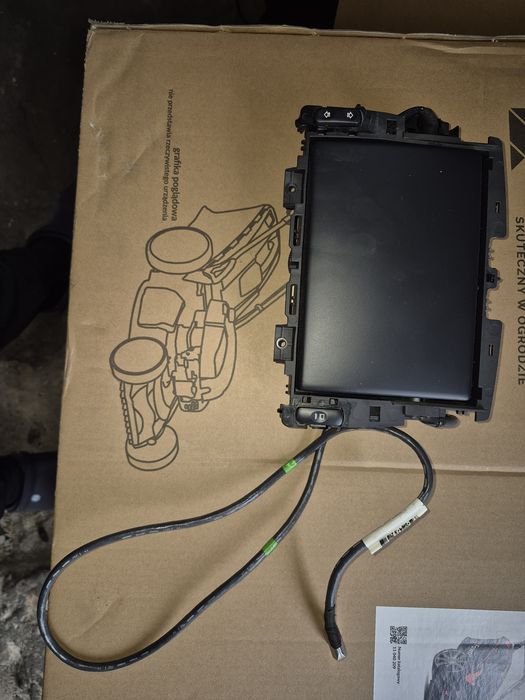 Wyswietlacz LCD nawigacja peugeot citroen  3008 5008