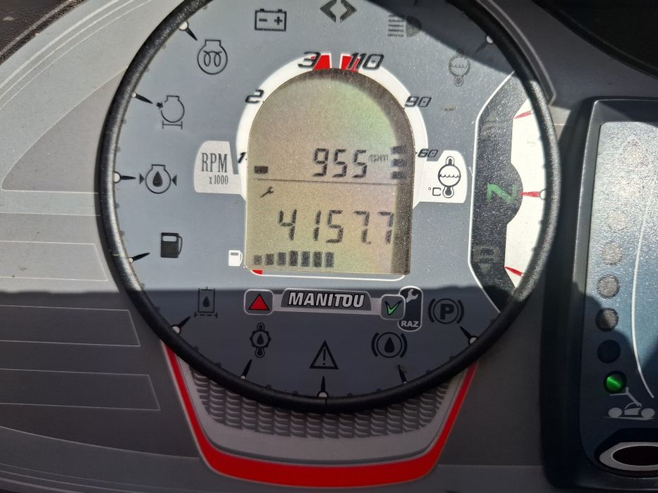 Manitou telescópico MT625 com matrícula
