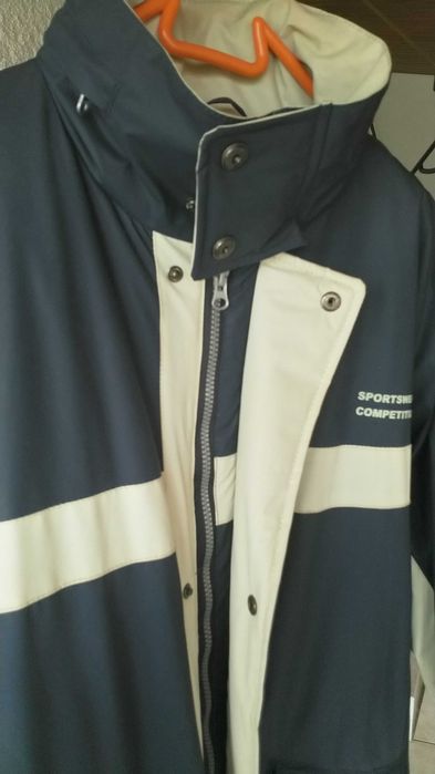 Casaco/Kispo impermeável.