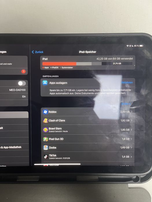 Ipad 10th genartion com cabo e capa