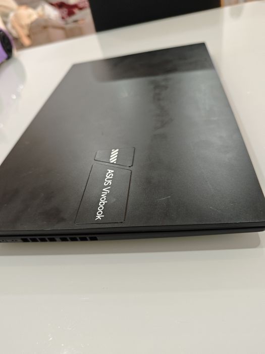 ASUS Vivobook 15 OLED | Ryzen 7 (8 Cores) | 16GB RAM | 512GB SSD |