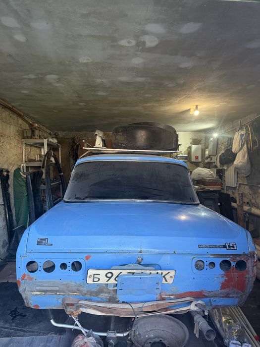 Москвич 2140 SL Люкс (обшивка салону знята)