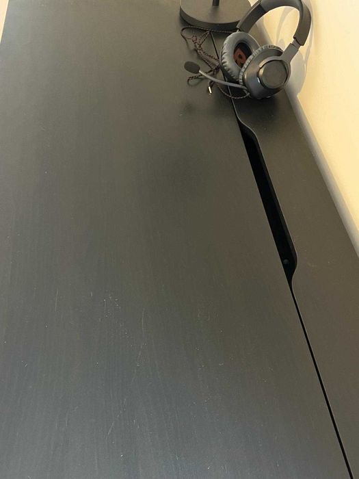 IKEA Desk in Excellent Condition64729948487809122