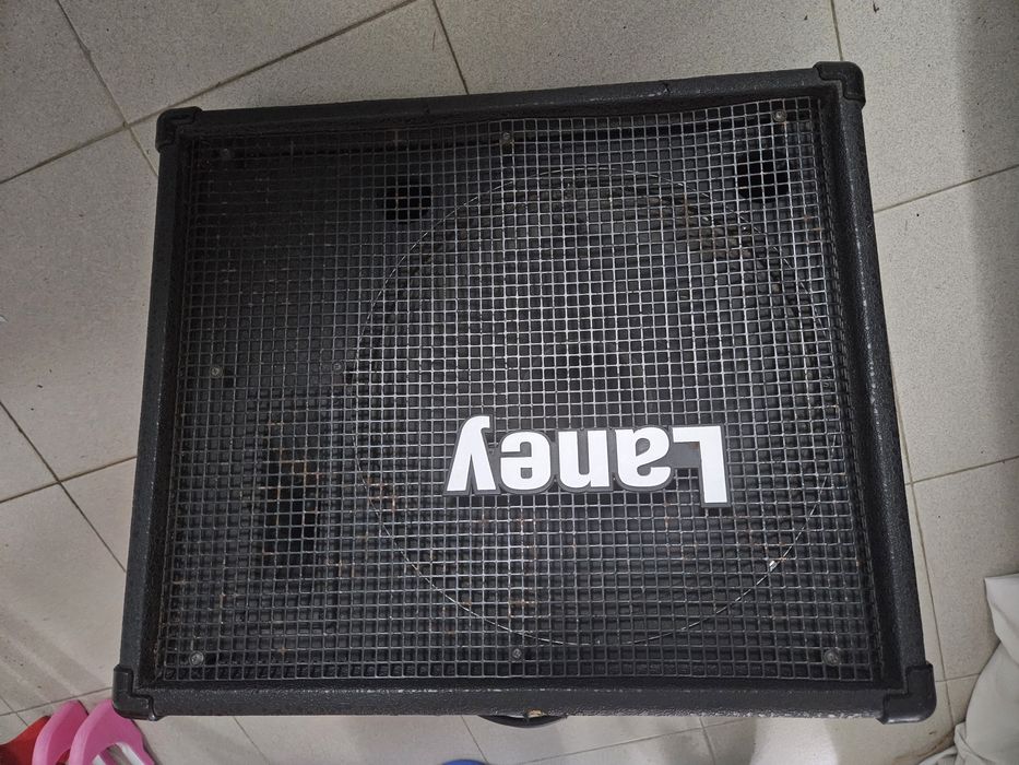 Sistema de som Laney e The Box