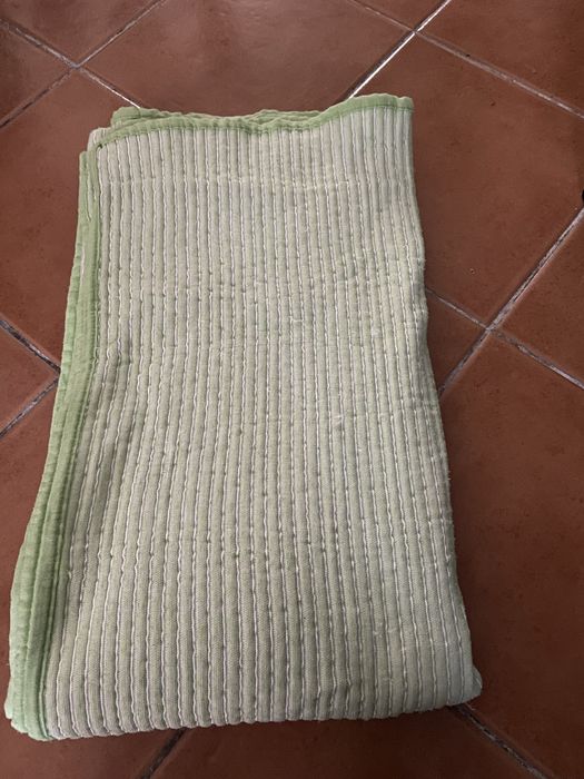 Manta/ coberta. / medifas  2,50X1,40 cm cor verde