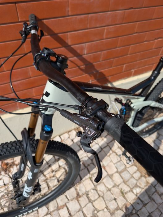 Cube stereo EX carbono