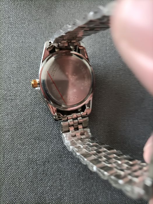 Relógio preto senhora