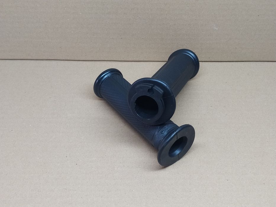 Ручки руля мото/скутер d22 универсальные грипсы  +вставка газа