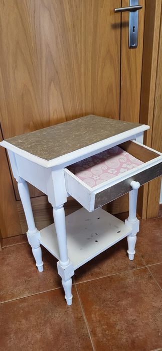 Mesa de cabeceira