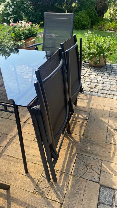 Zestaw mebli ogrodowych – stół + 6 krzeseł