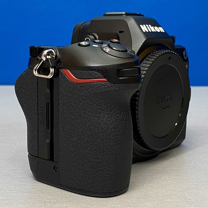 Nikon Z6 III (Corpo) - 24.5MP | 3 ANOS DE GARANTIA