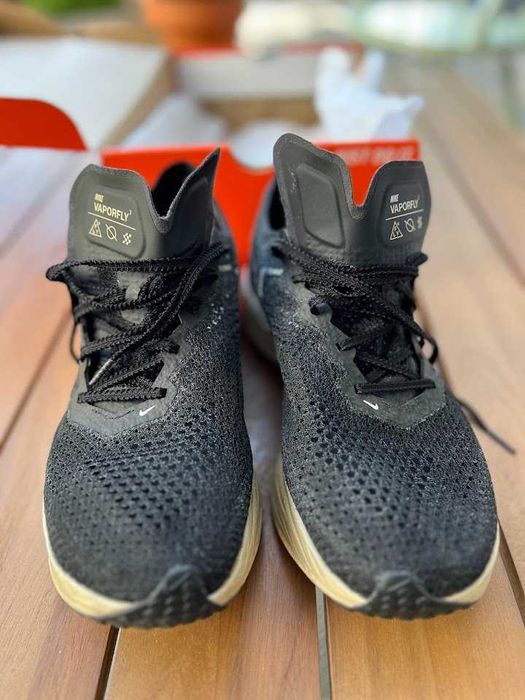 Tenis corrida NIKE ZoomX Vaporfly - como novos