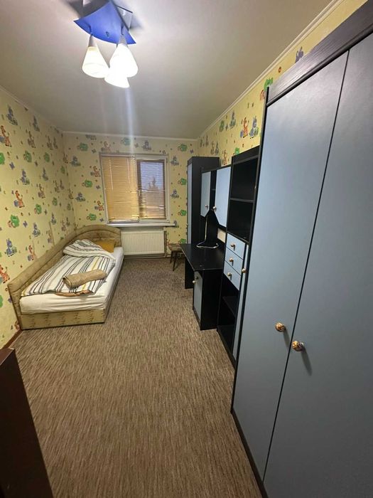 Продаж трикімнатної квартири з автономкою