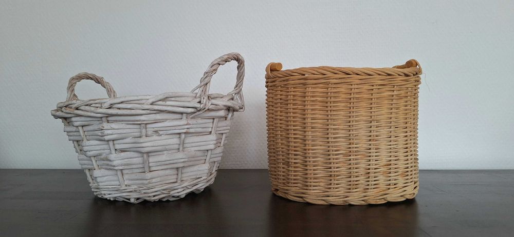 Różne kosze wiklinowe