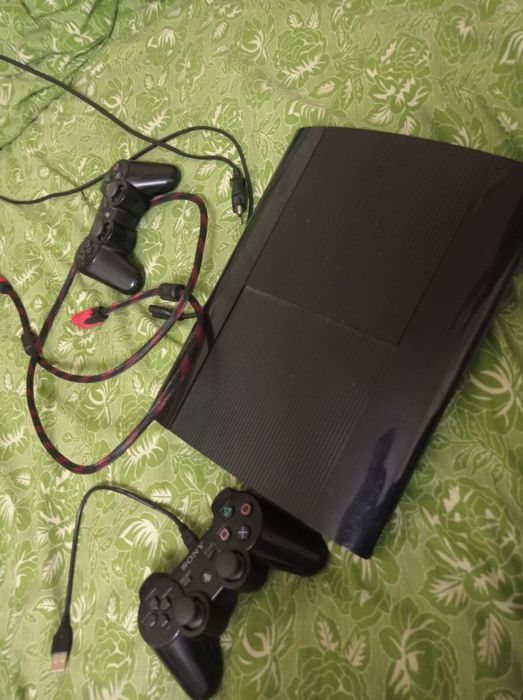 Приставка Sony PlayStation 3 slim