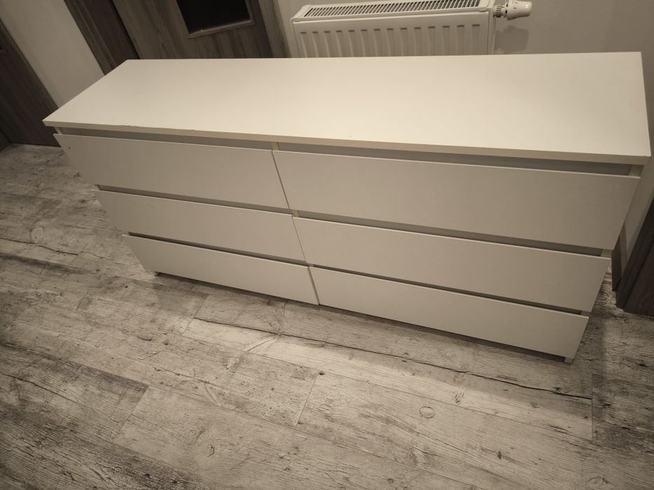 Biała komoda na sprzedaż