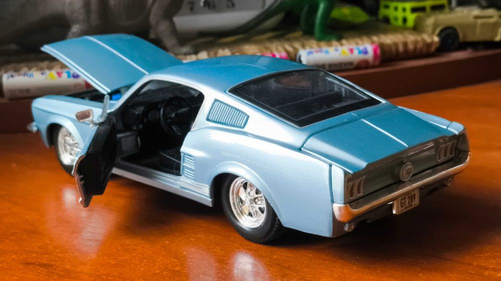 Машинка Ford Mustang GT 1967 1/24 Maisto