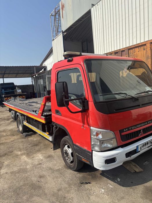 Pronto-Socorro Mitsubishi Canter 3.0 Diesel | Estrado Basculante | 3 Lugares