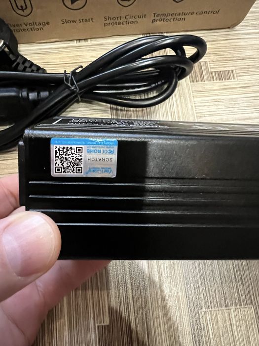 Продам зарядное для аккумулятора SJT-300E 14,6V 20A LiFePO4.