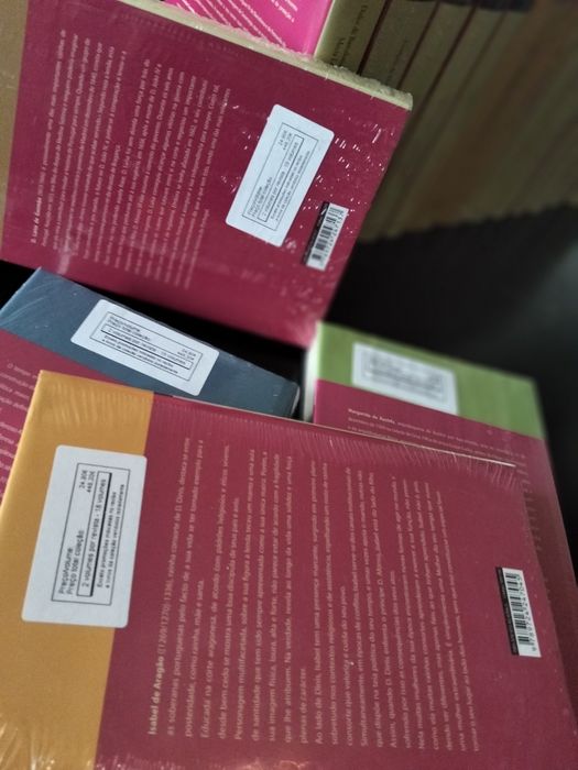 Coleção "Rainhas de Portugal" em 18 volumes (ed. Círculo de Leitores),