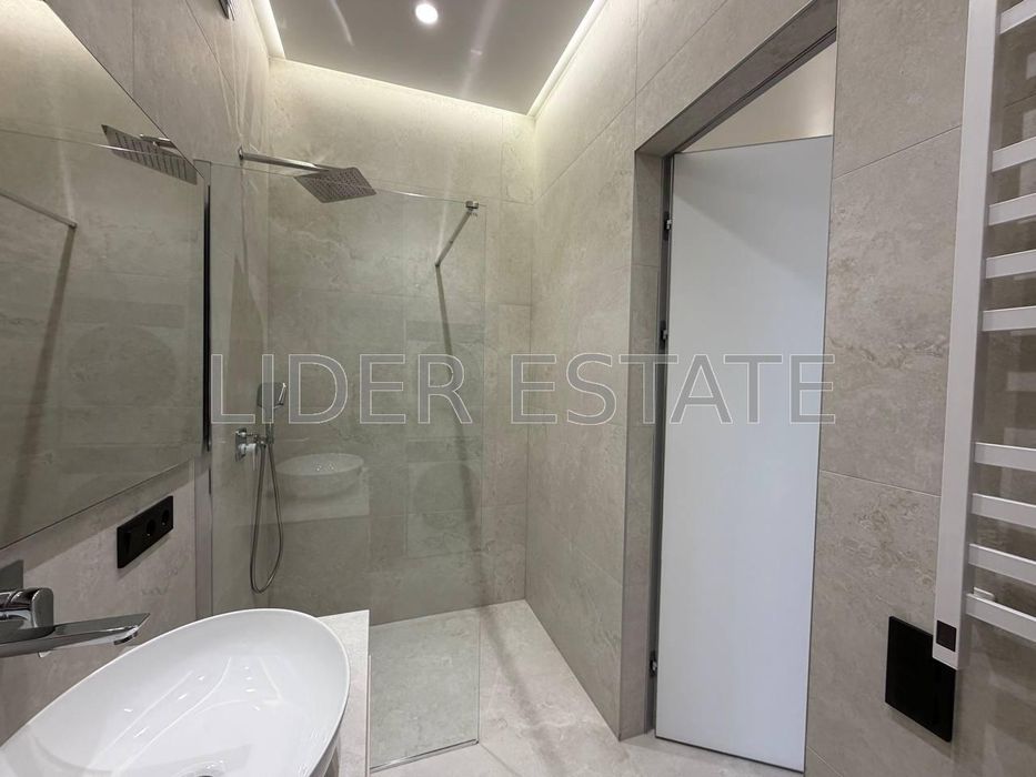 Продаж 2-кімнатної квартири в ЖК Uzh Towers | Слов'янська набережна, Ужгород