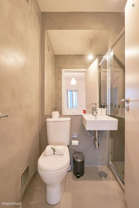 Quarto - localizado em Entrecampos Lisbon