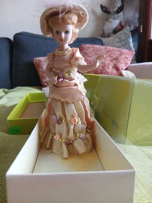 Kolekcjonerska LALKA PORCELANOWA wyprzedaż 20zł