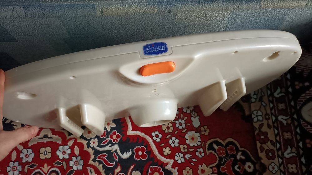 Продам  столик для стульчика Chicco Polly.