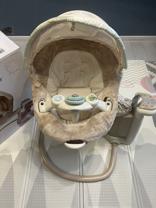 Укачуючий дитячий центр