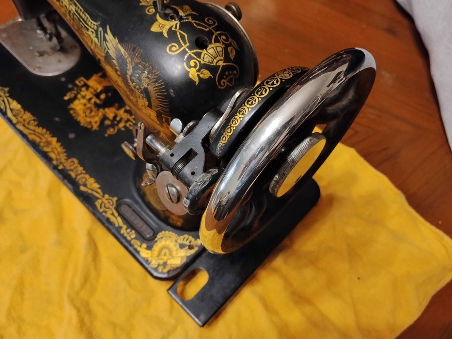 Máquina de costura Singer Sphinx dourada de 1905