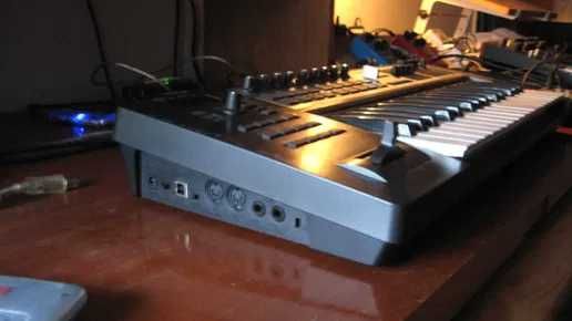 Controlador Midi Roland Edirol PCR 300