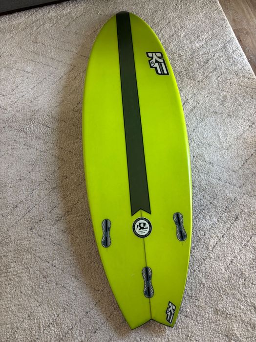 Prancha de surf 5’8” MUITO BOM ESTADO