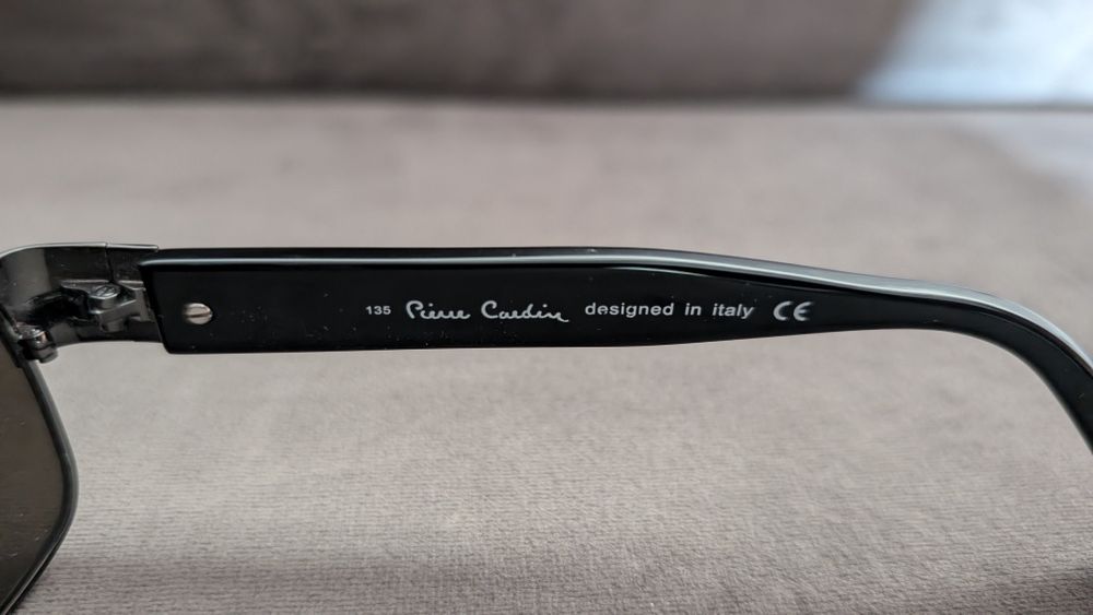 Óculos Pierre Cardin pretos