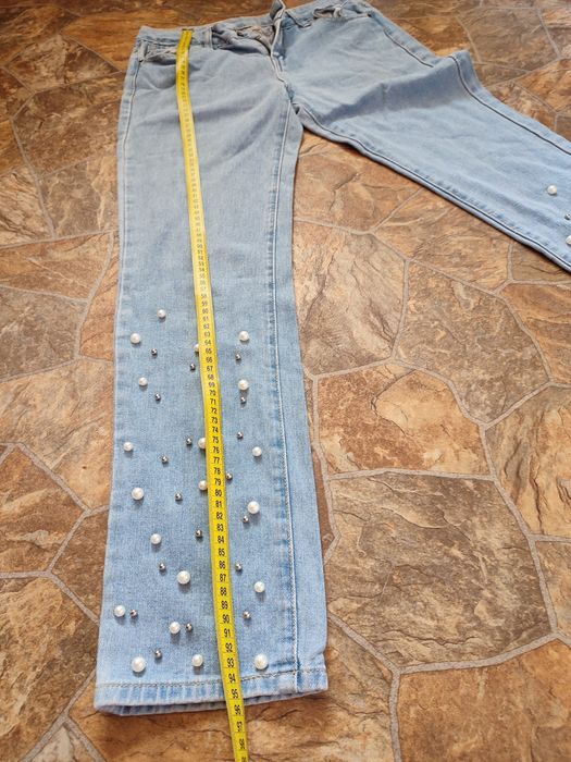 Джинсы женские с бусинками