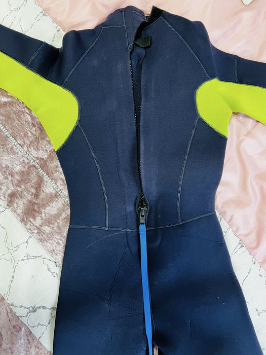 Roupa de surf Olaian 11-14 anos, ótimo estado