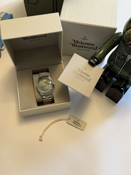 Топовий годинник Vivienne Westwood !!!