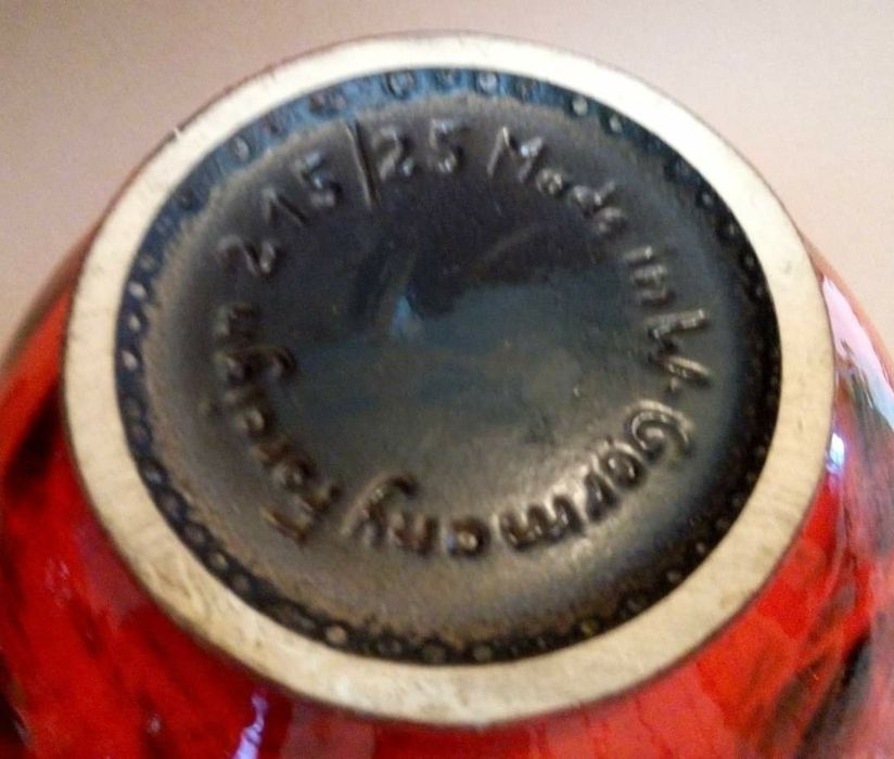 Jarra de Cerâmica Vintage Fat Lava

Peça numerada e de edição limitada