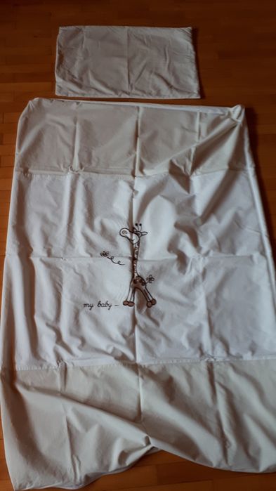 Sprzedam kołderke z poduszka wraz z 3 kpl poscieli