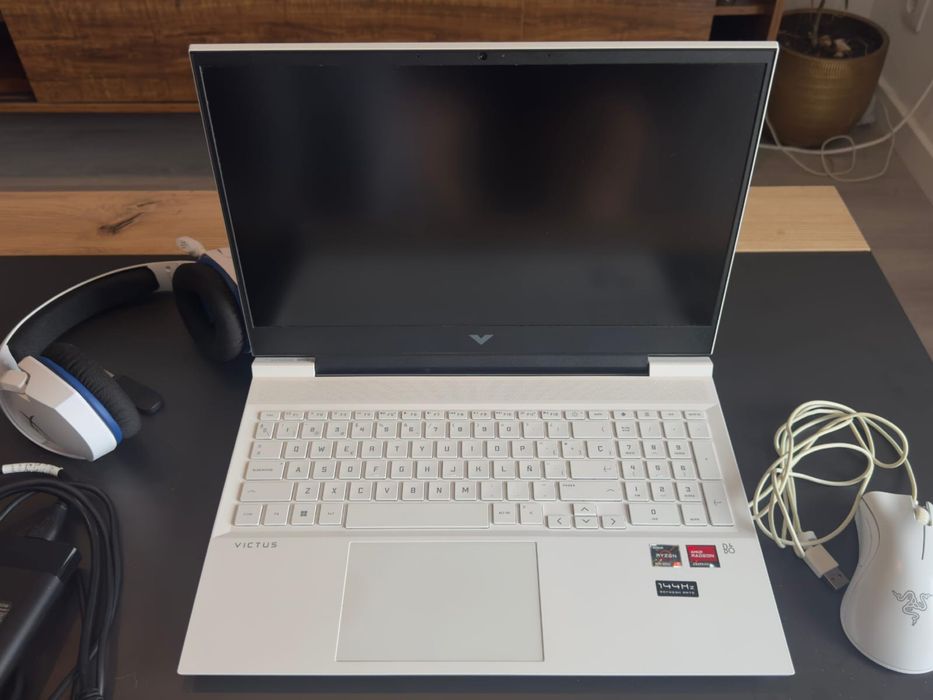 Notbook victus sem marca de uso