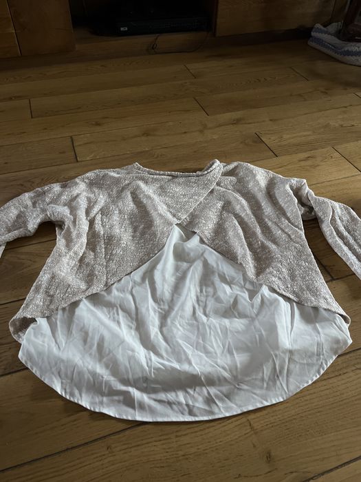 Sweter ze zlotą nitką z koszulą