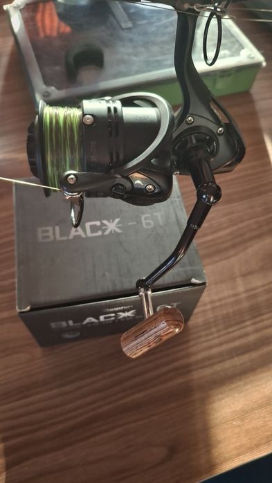 Kołowrotek karpiowy Delphin  Black 6 T