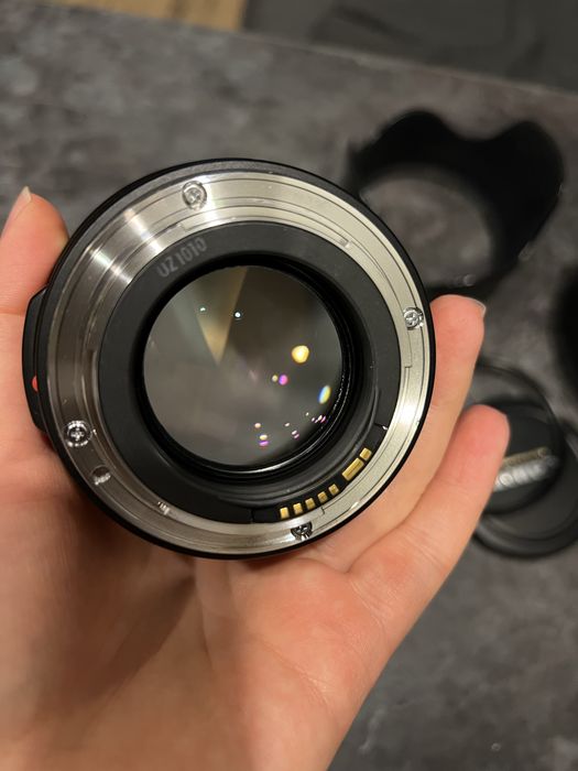 Продам об’єктив Canon EF 35mm f1.4