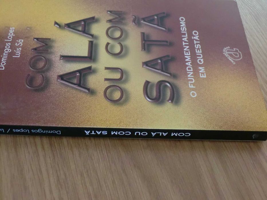 Com Alá ou com Satã de Domingos Lopes e Luís Sá