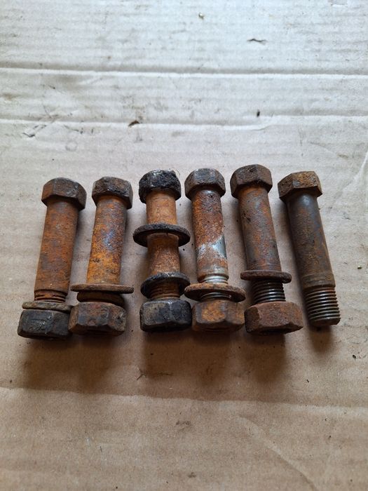 Śruba wahacza śruby syrena 104 105 r20 bosto