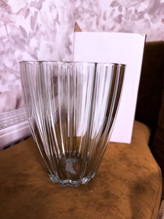 Ваза скляна НОВА