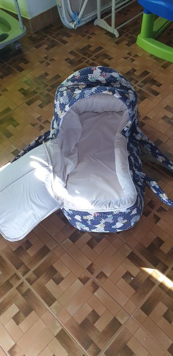 Alcofa azul para bebé