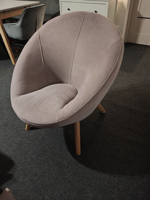 Duży fotel kubełkowy